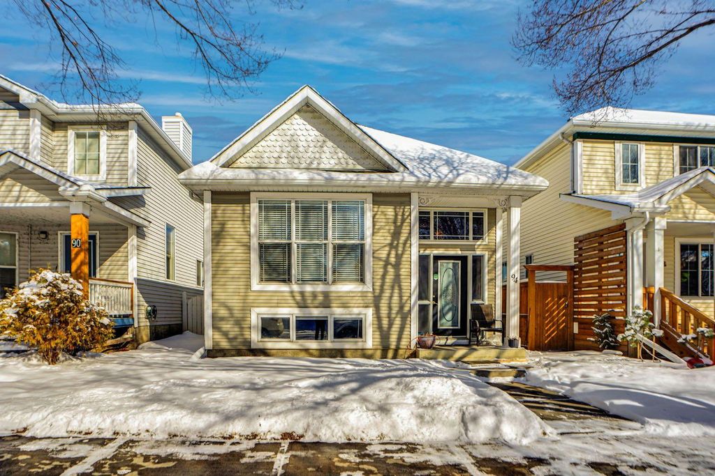 Photo of 94 Inverness Park SE, Calgary, AB T2Z 3E1 (MLS # A2292121)