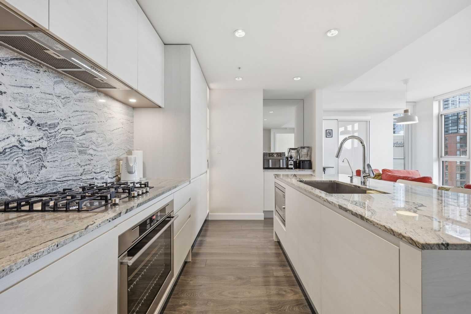 310 12 Avenue SW 907