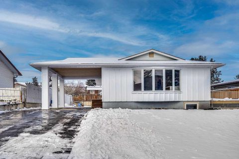 Photo of 908 Stonehaven Road SW, Calgary, AB T2W 0P6 (MLS # A2295086)