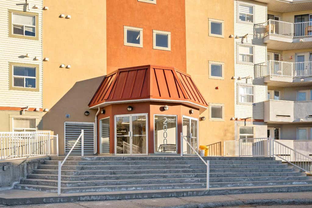 Photo of 700 Willowbrook Road NW #2321, Airdrie, AB T2B 2B7 (MLS # A2334273)