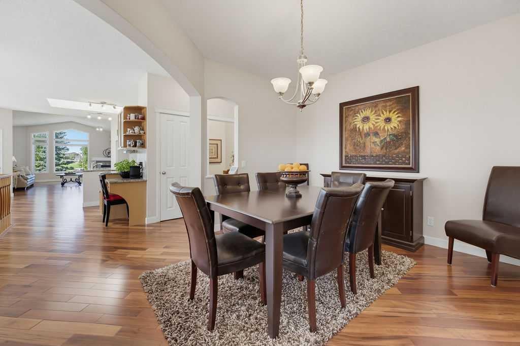 111 Invermere Close