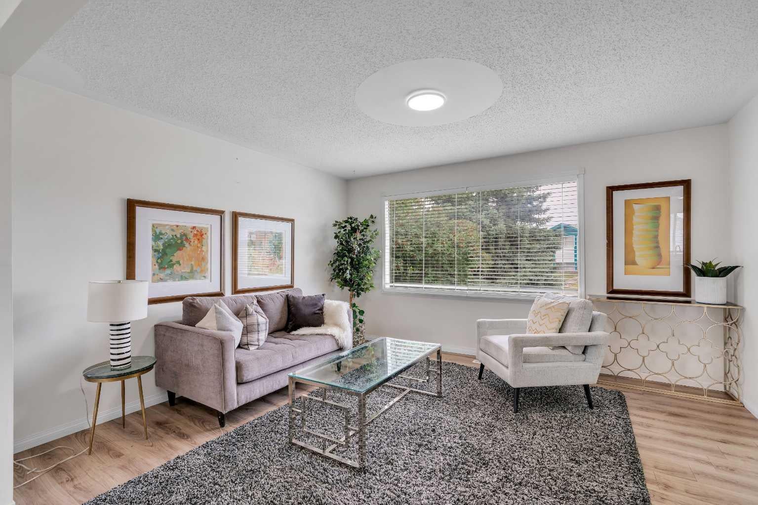 27 Dovercrest Way SE