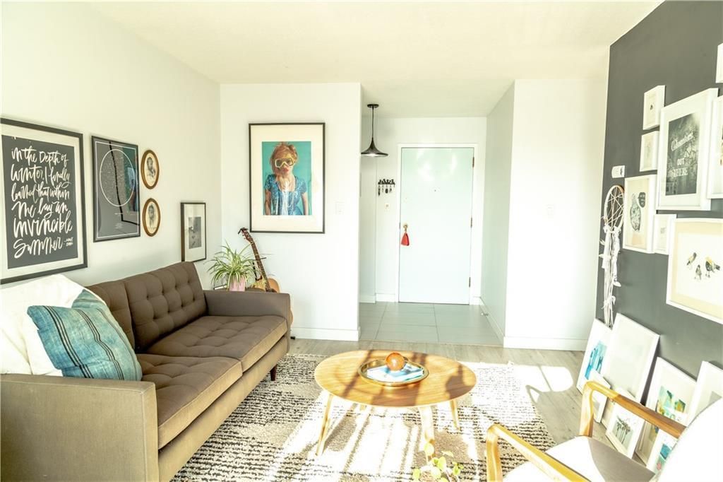 Photo of 523 15 Avenue SW #405, Calgary, AB T2R 0R3 (MLS # A2299359)