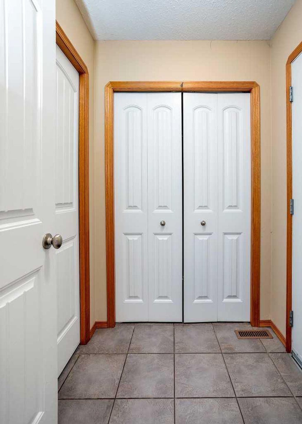 Photo of 7318 46 Avenue, Camrose, AB T4V 1X9 (MLS # A2286706)