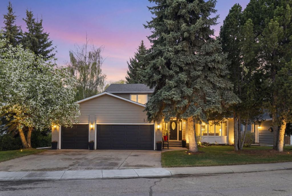 Photo of 111 Lake Mead Place SE, Calgary, AB T2J 3Z7 (MLS # A2310840)