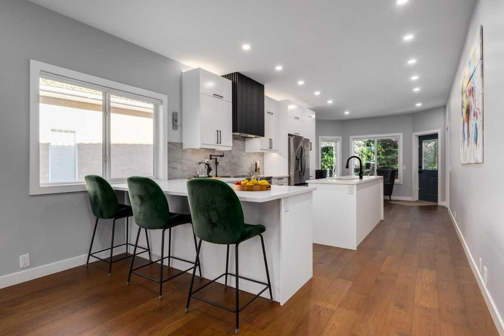 Photo of 3223 Signal Hill Drive SW, Calgary, AB T3H 3T4 (MLS # A2297623)