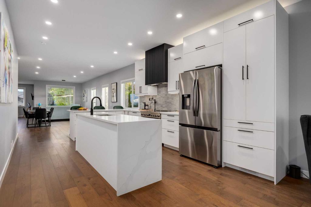 Photo of 3223 Signal Hill Drive SW, Calgary, AB T3H 3T4 (MLS # A2297623)