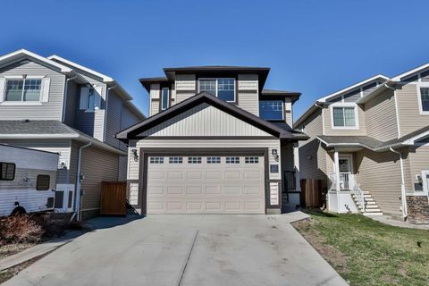 Photo of 522 Moonlight Lane W, Lethbridge, AB T1J 5K1 (MLS # A2307472)