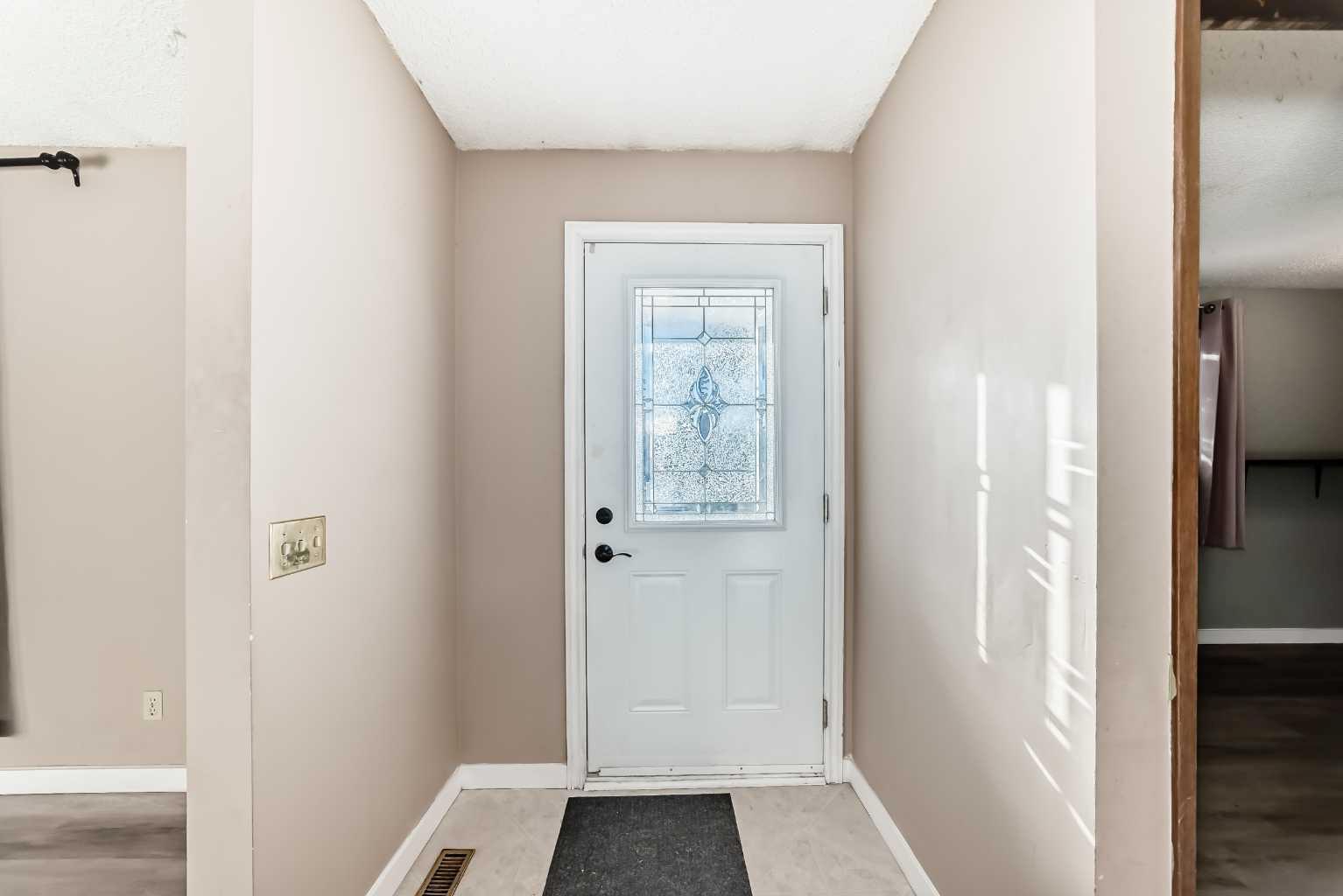 5439 Dalrymple Crescent NW