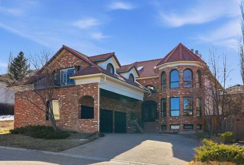 Photo of 91 Patterson Crescent SW, Calgary, AB T3J 2B9 (MLS # A2321994)