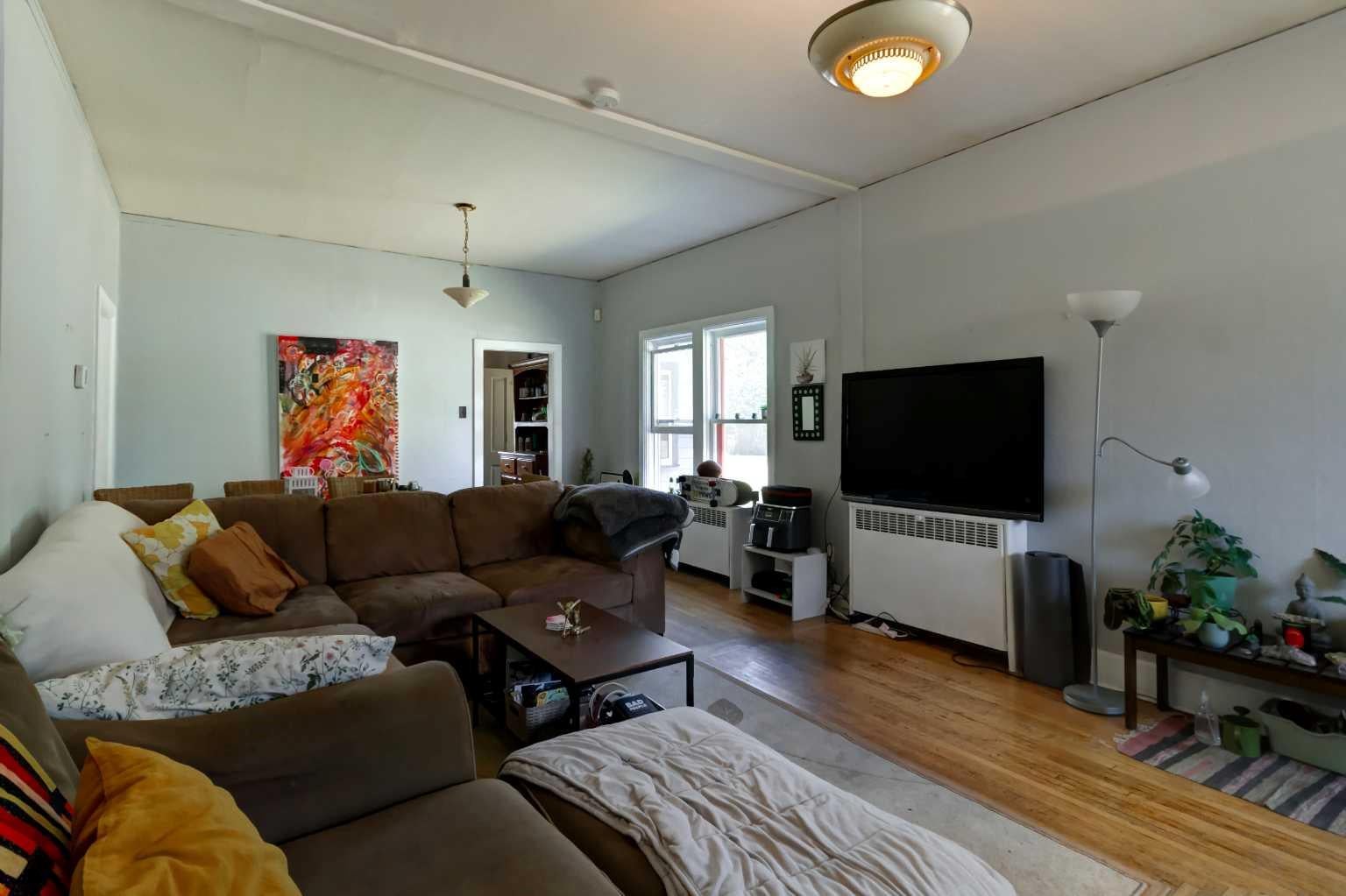 303,305,307 Marten Street