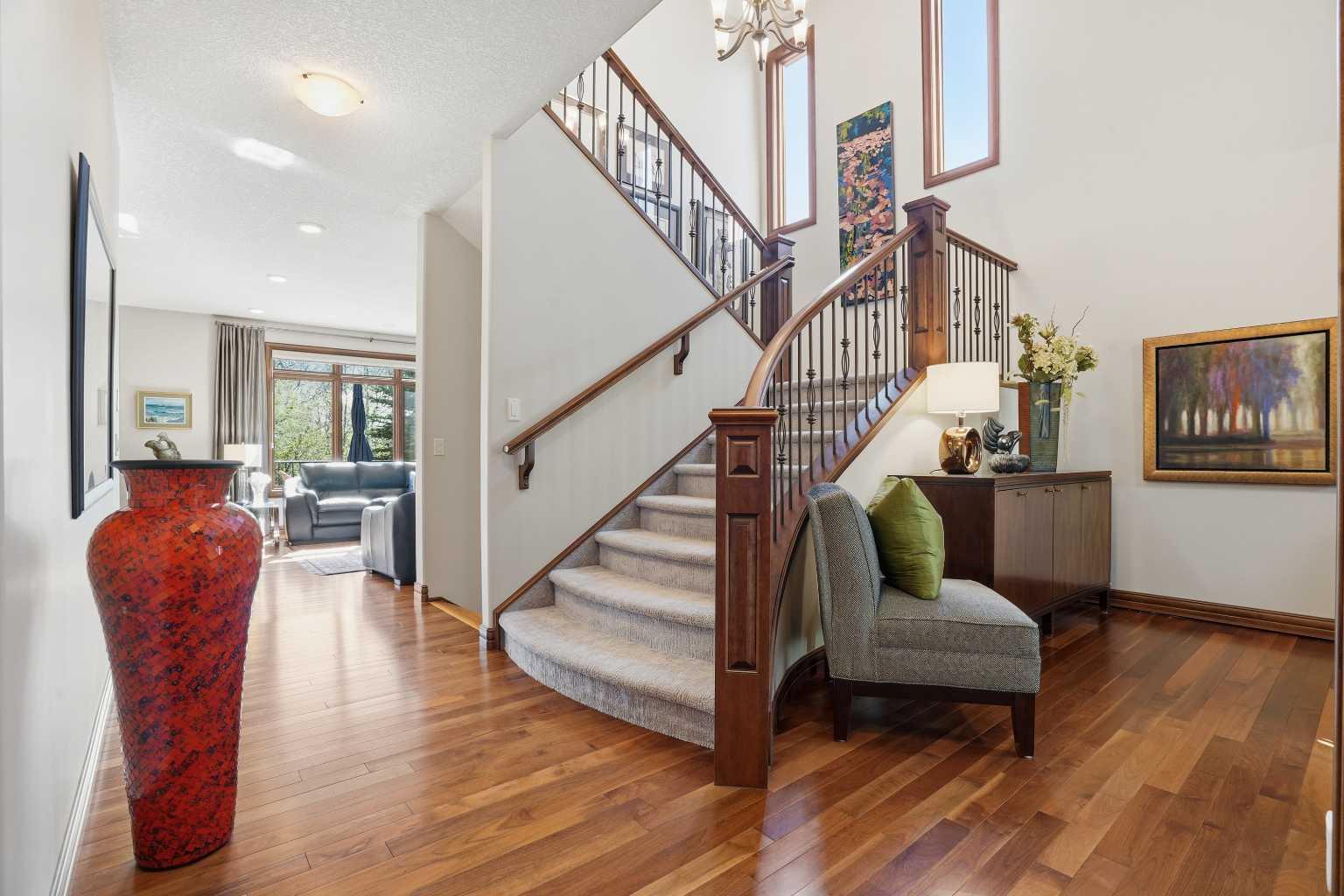 12 Aspen Cliff Close SW