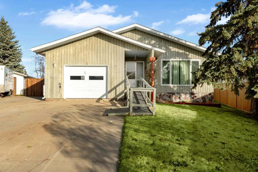 Photo of 6 Woodland Close, Sylvan Lake, AB T4S 1L9 (MLS # A2327396)