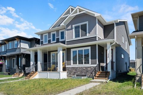 Photo of 118 Sora Gardens SE, Calgary, AB T3S 0V3 (MLS # A2319281)