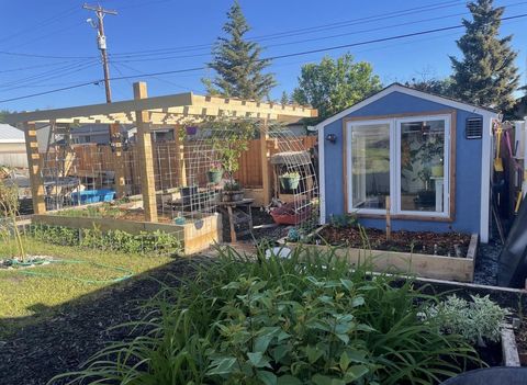 218 8 Avenue NE Sundre AB T0M 1X0