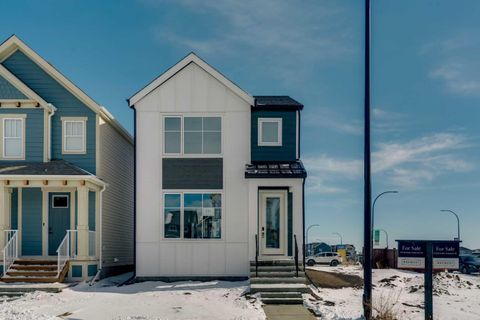 Photo of 231 Bartlett Crescent SE, Calgary, AB T3M 2N8 (MLS # A2292252)