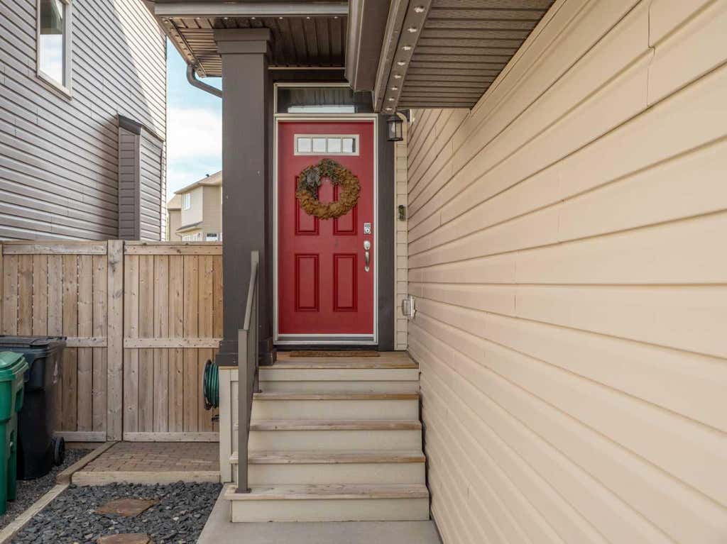 Photo of 386 Moonlight Way W, Lethbridge, AB T1J 5K1 (MLS # A2326925)