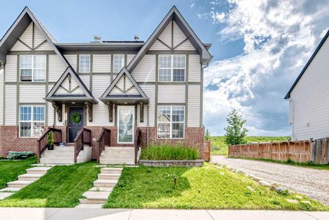 Photo of 294 Elgin View SE, Calgary, AB T2Z 4N6 (MLS # A2327593)