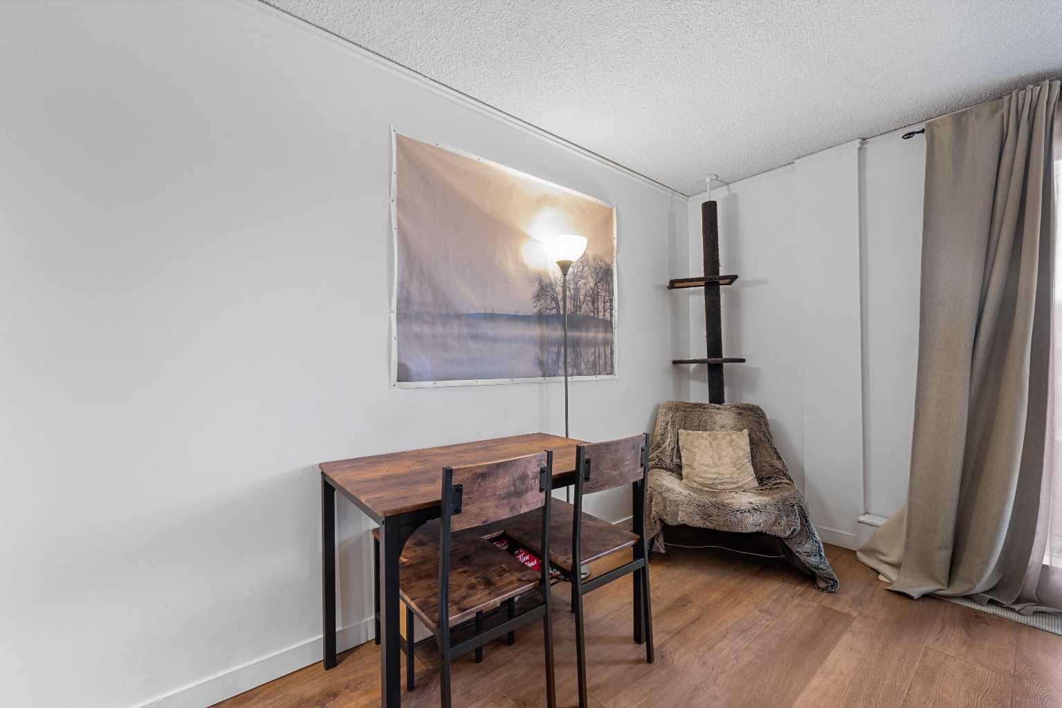 2111 14 Street SW 202