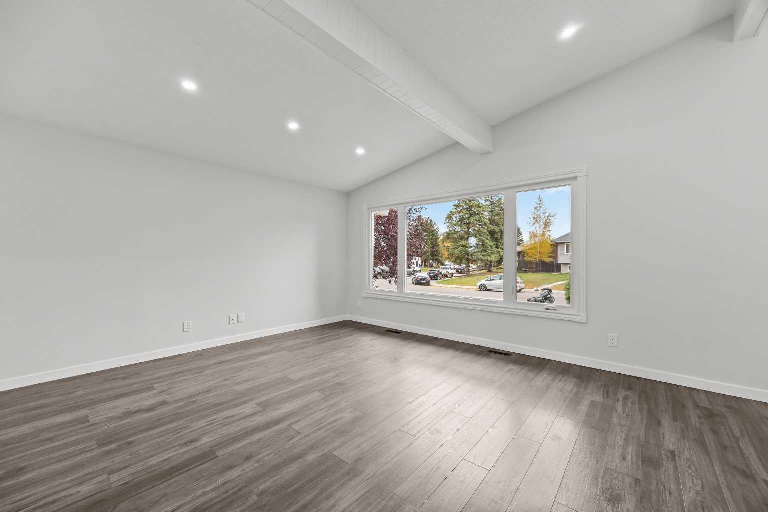 467 Queen Charlotte Road SE