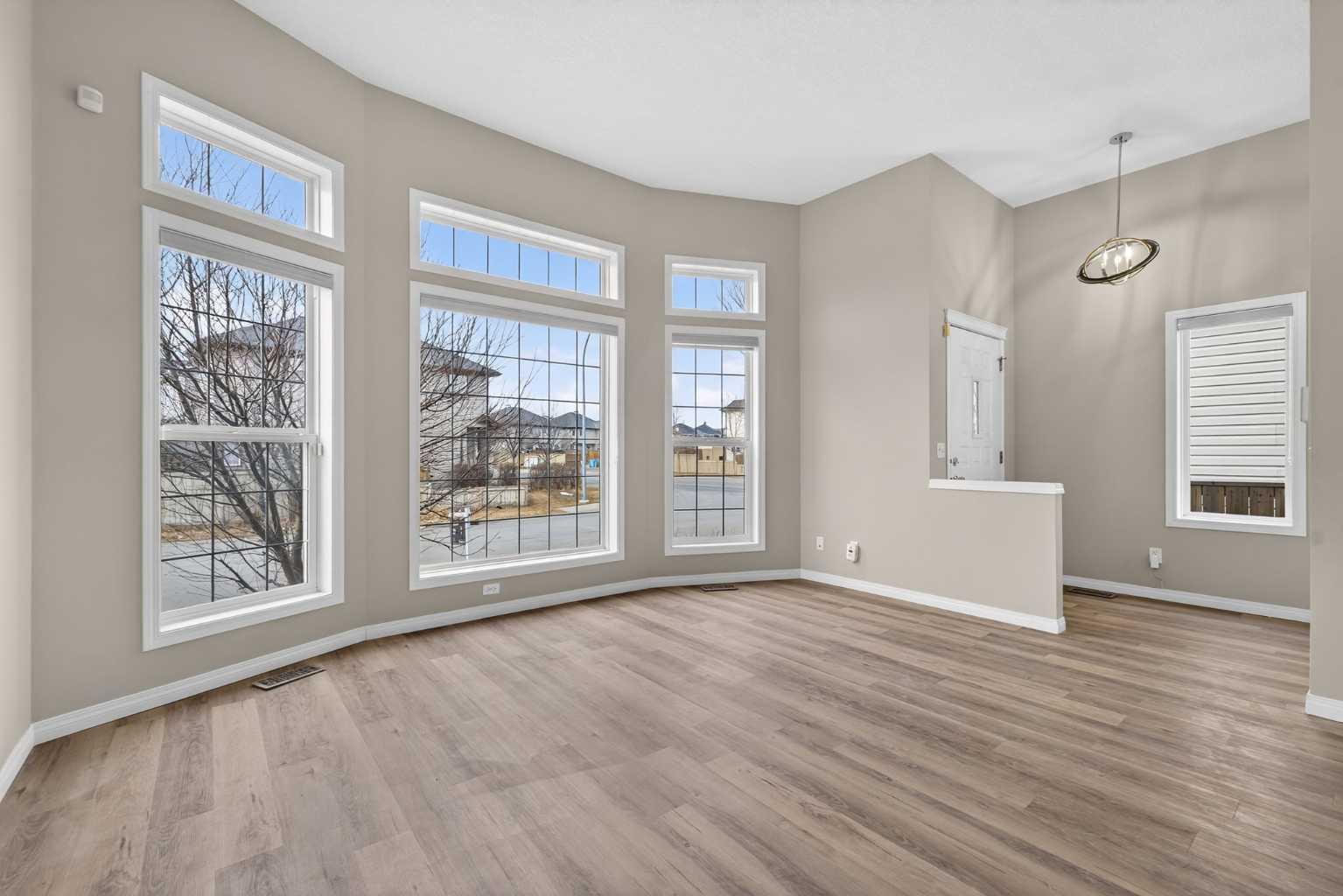 87 Saddlebrook Gardens NE