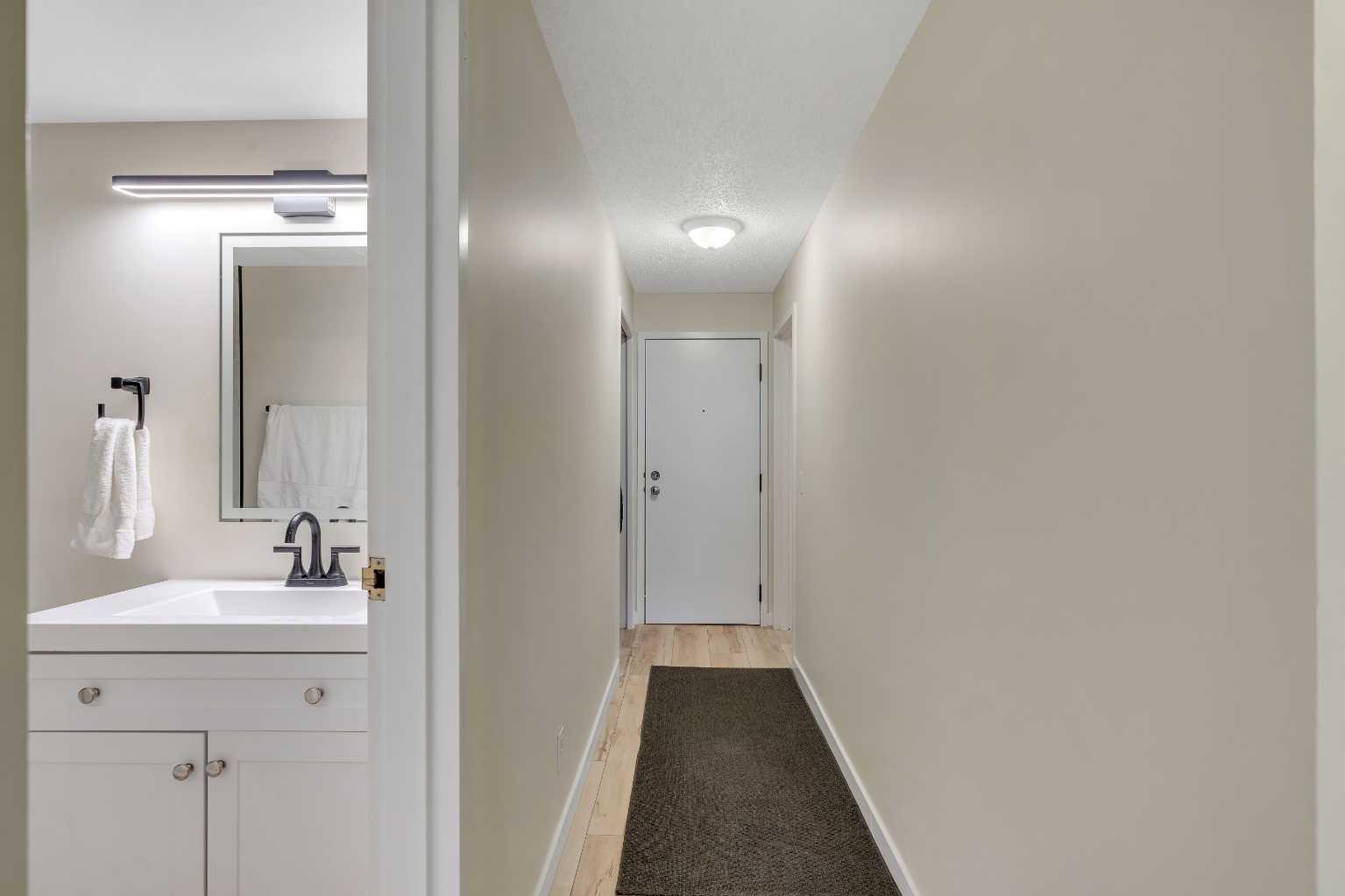 1919 17 Avenue SW 203