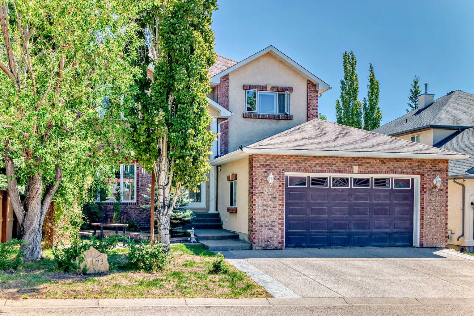 73 Simcoe Close SW