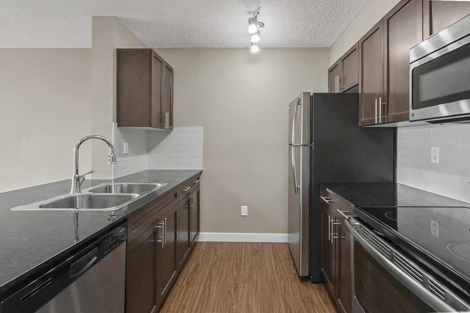 10 Kincora Glen Park NW 801