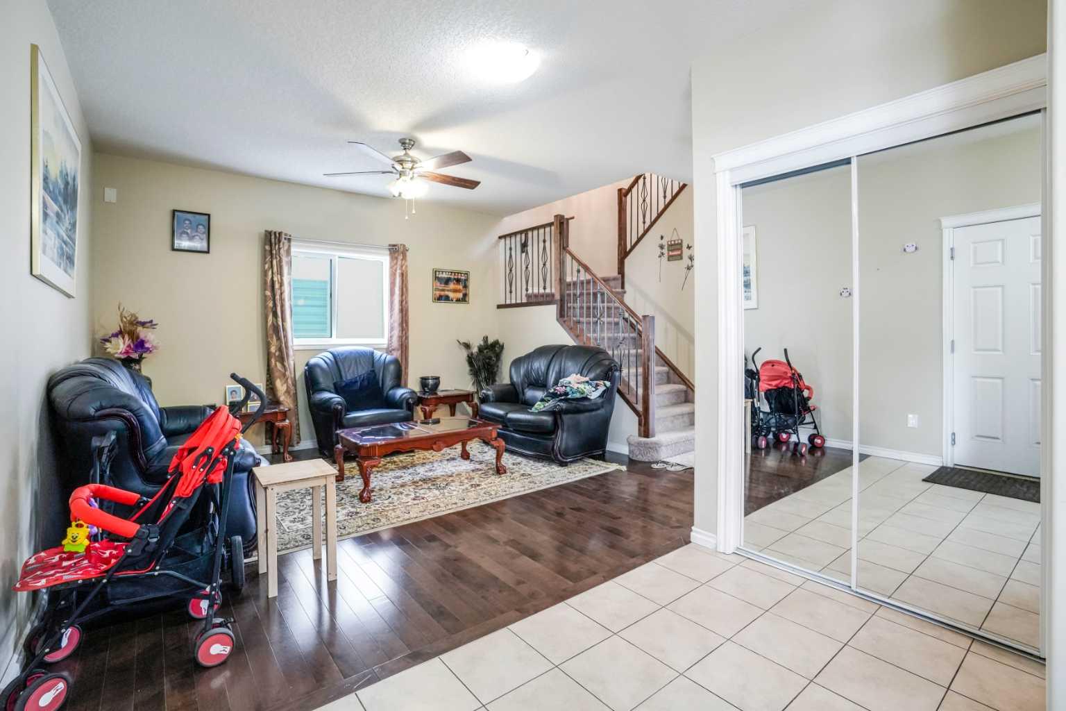89 Taralake Manor NE