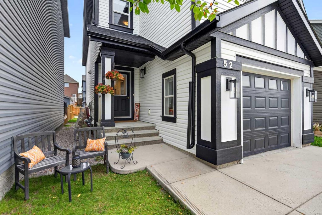 Photo of 52 Evansborough Way NW, Calgary, AB T3P 0M3 (MLS # A2347459)