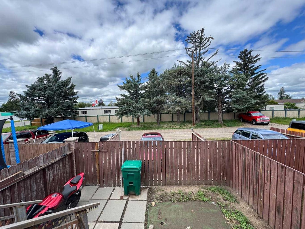 Photo of 2308 13 Street N, Lethbridge, AB T1H 4Y5 (MLS # A2323237)