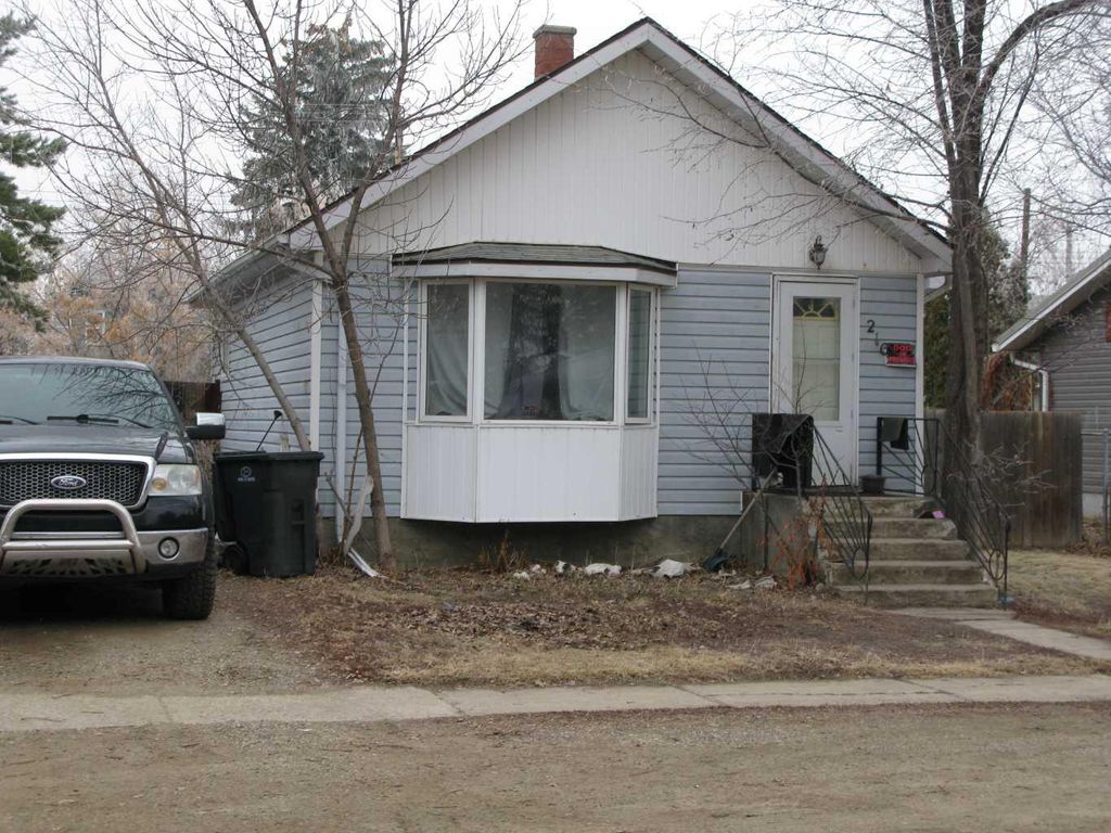 Photo of 216 1 Street E, Duchess, AB T0J 0Z0 (MLS # A2294427)