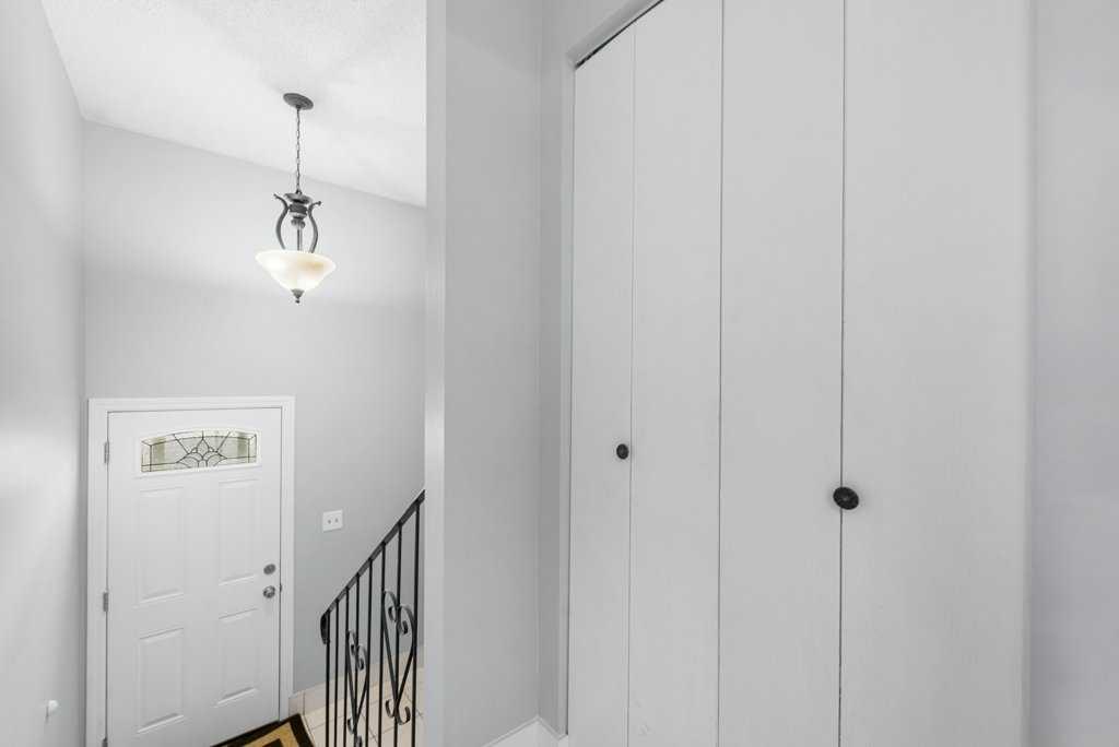 53,55 Dovercliffe Way SE