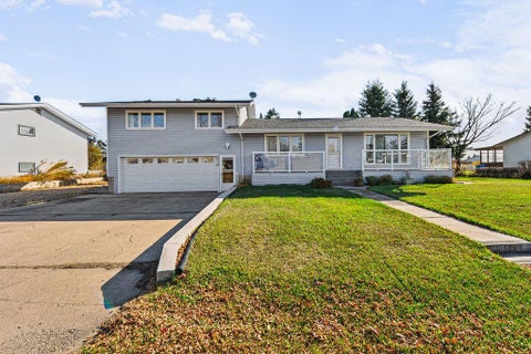 Photo of 5013 47 Street, Daysland, AB T0B 1A0 (MLS # A2354532)