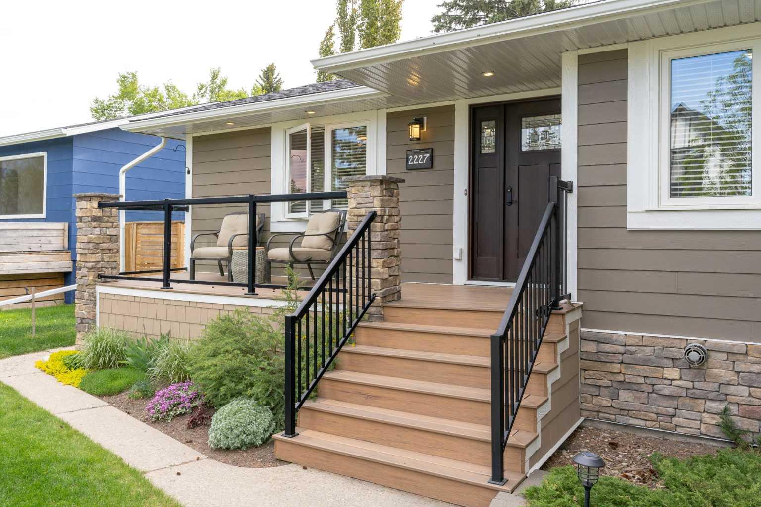 2227 Halifax Crescent NW