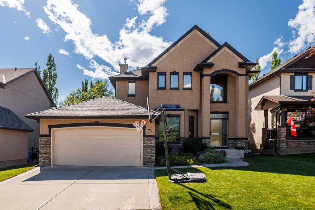 Photo of 75 Discovery Ridge Mount SW, Calgary, AB T3H 5G2 (MLS # A2323787)