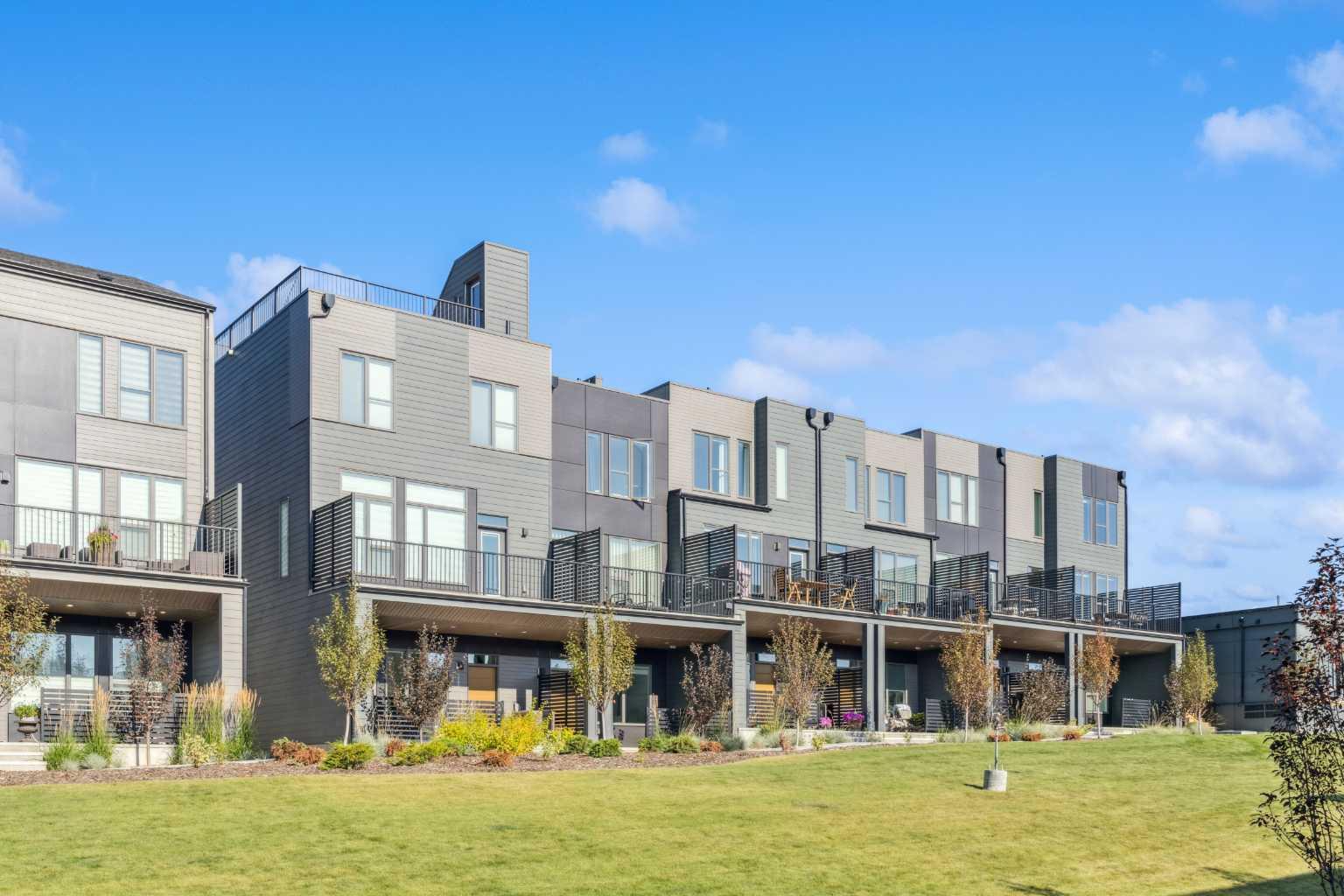 228 Sovereign Common SW