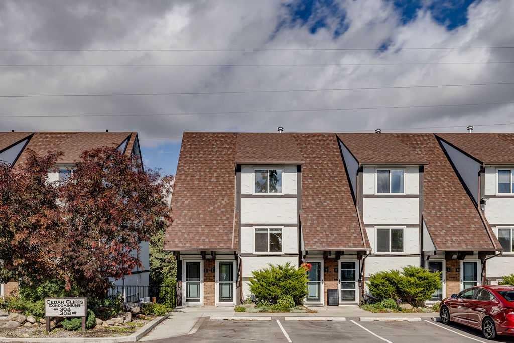 Photo of 308 Cedar Crescent SW #2, Calgary, AB T3C 2Y8 (MLS # A2344266)