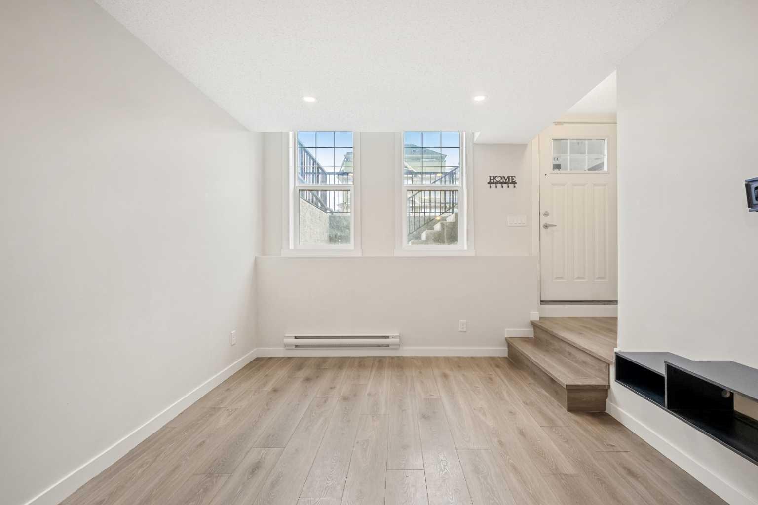 167 Cranbrook Square SE