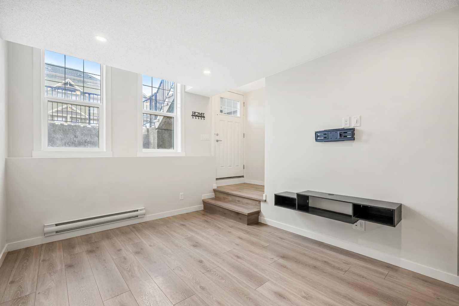 167 Cranbrook Square SE