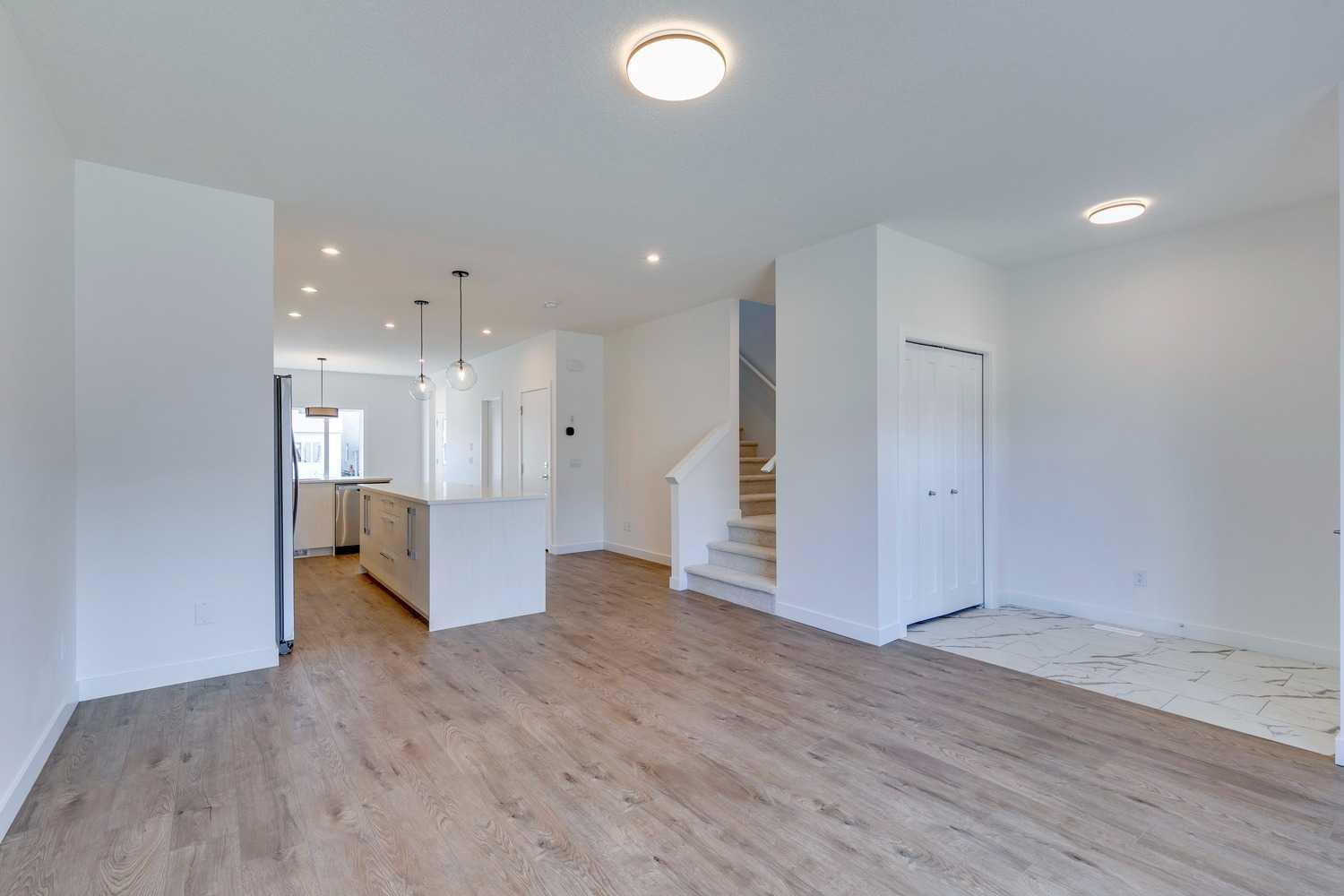 646 Rangeview Street SE