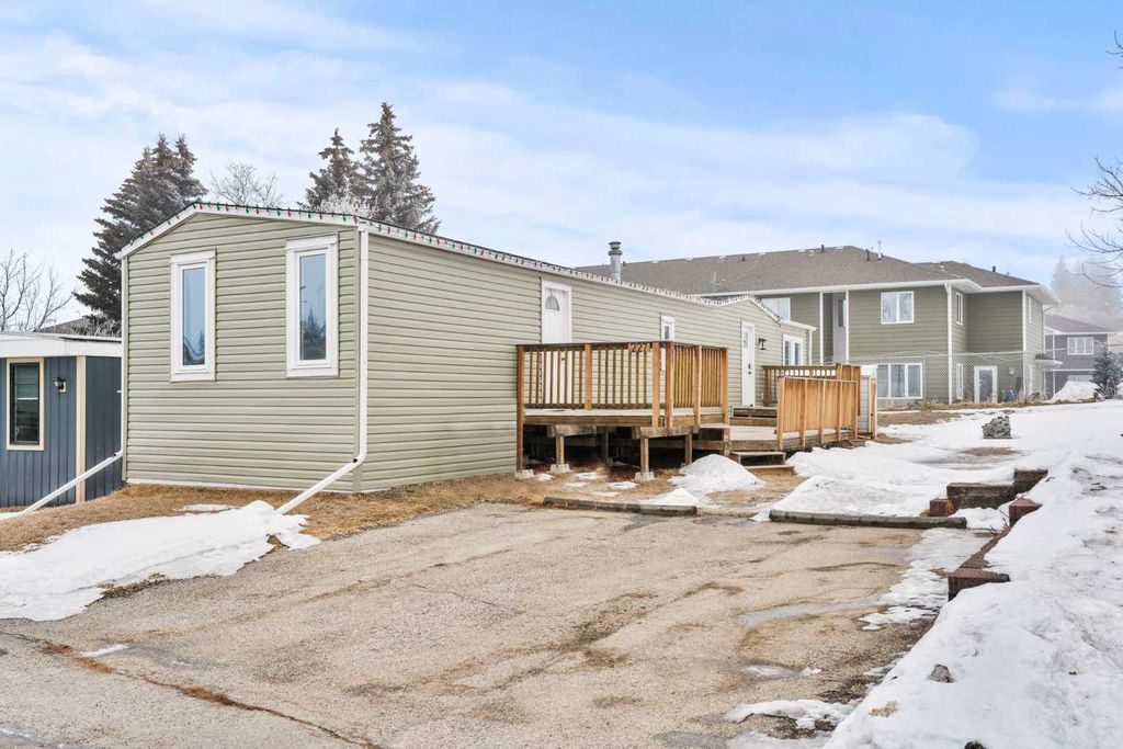 Photo of 227 2 Avenue SE, Diamond Valley, AB T0L 0H0 (MLS # A2291037)