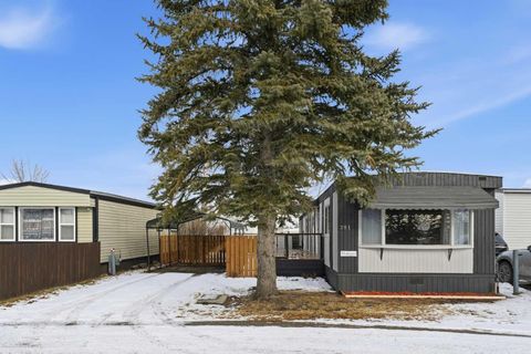 6220 17 Avenue SE 281 Calgary AB T2A 0W6