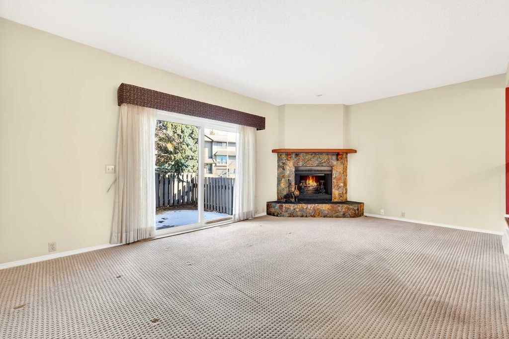 Photo of 172 Glamis Terrace SW, Calgary, AB T3E 6V3 (MLS # A2290746)