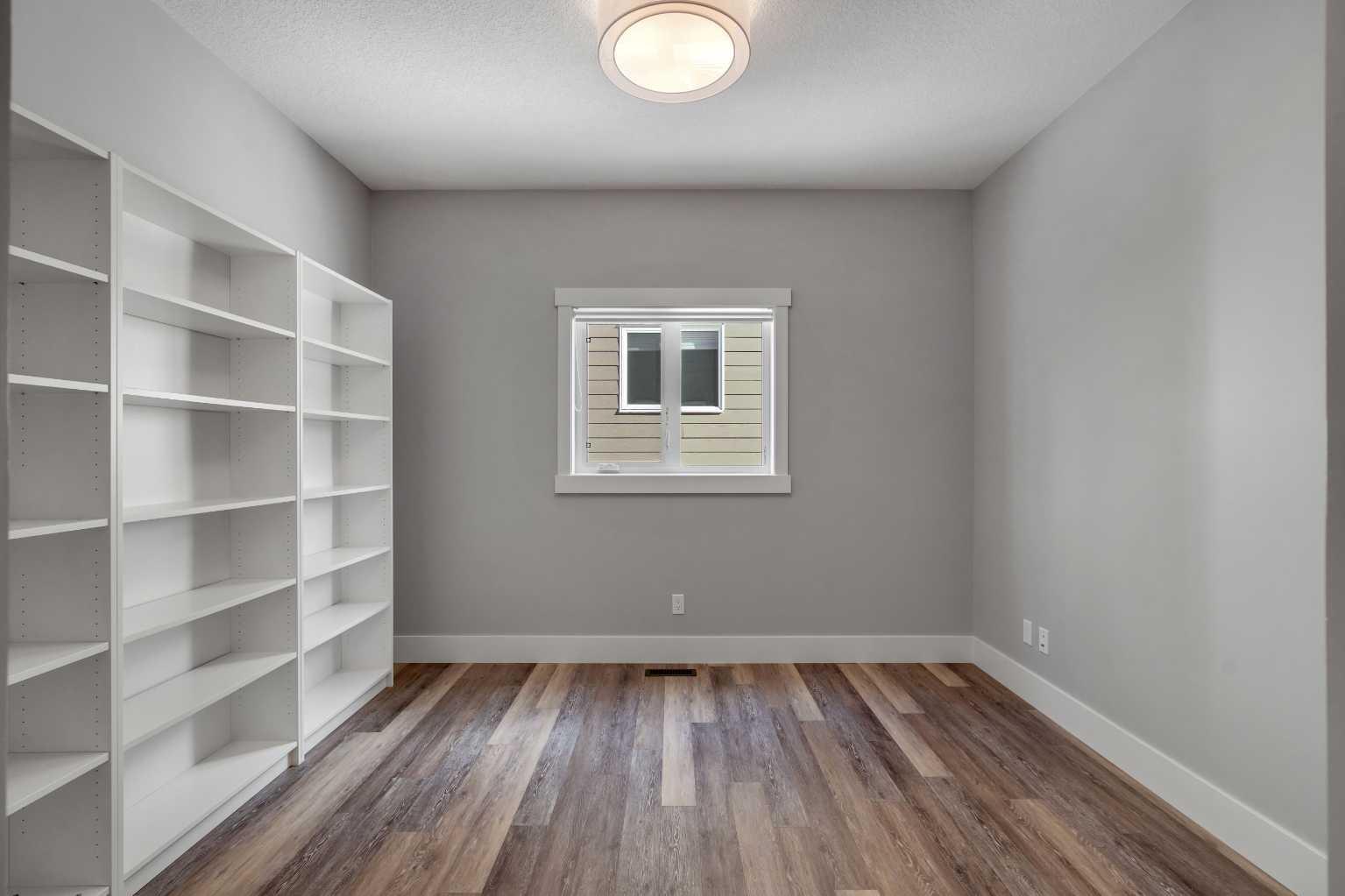 95 Sierra Morena Manor SW