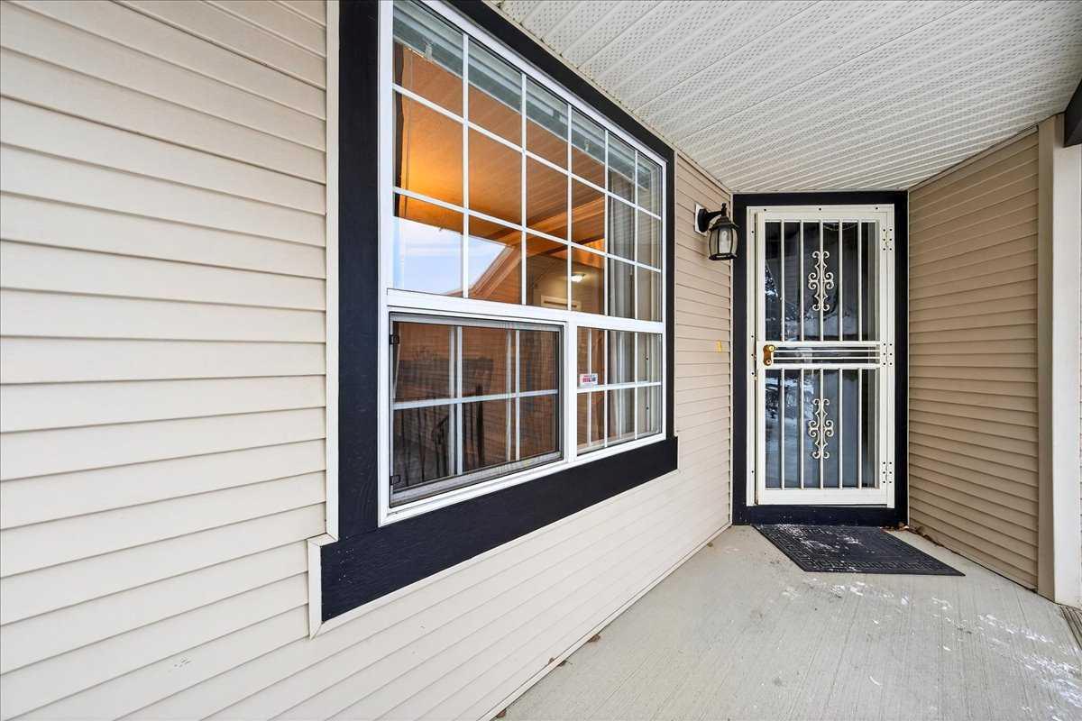 206 Cougarstone Circle SW