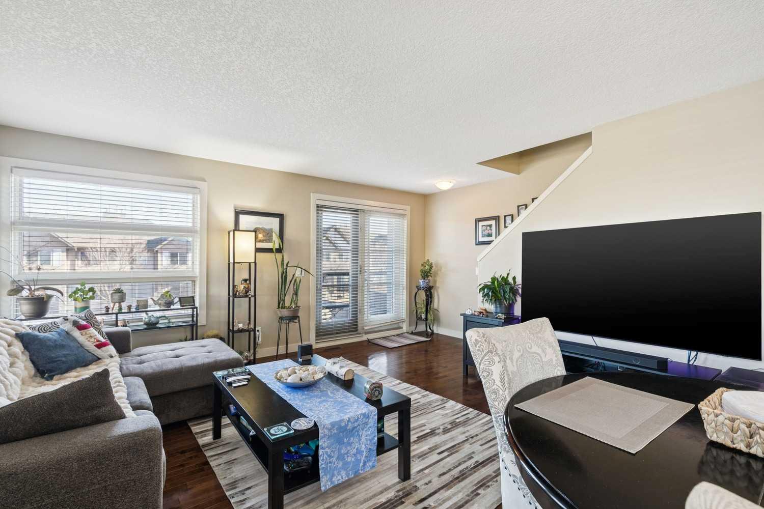 212 Aspen Stone Boulevard SW