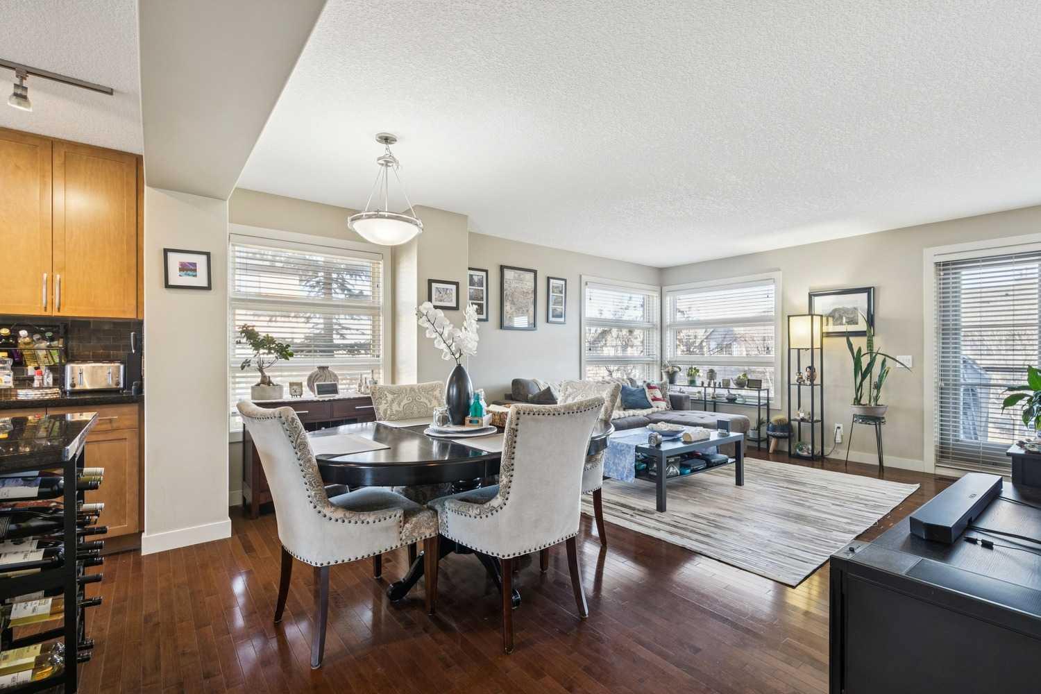 212 Aspen Stone Boulevard SW