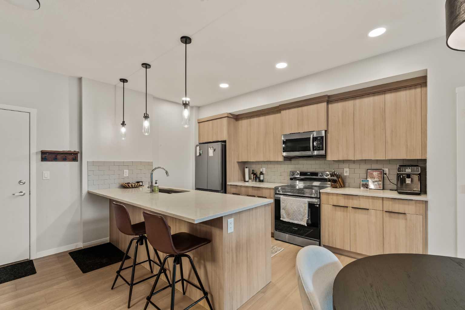 33 Carringham Gate NW 2201