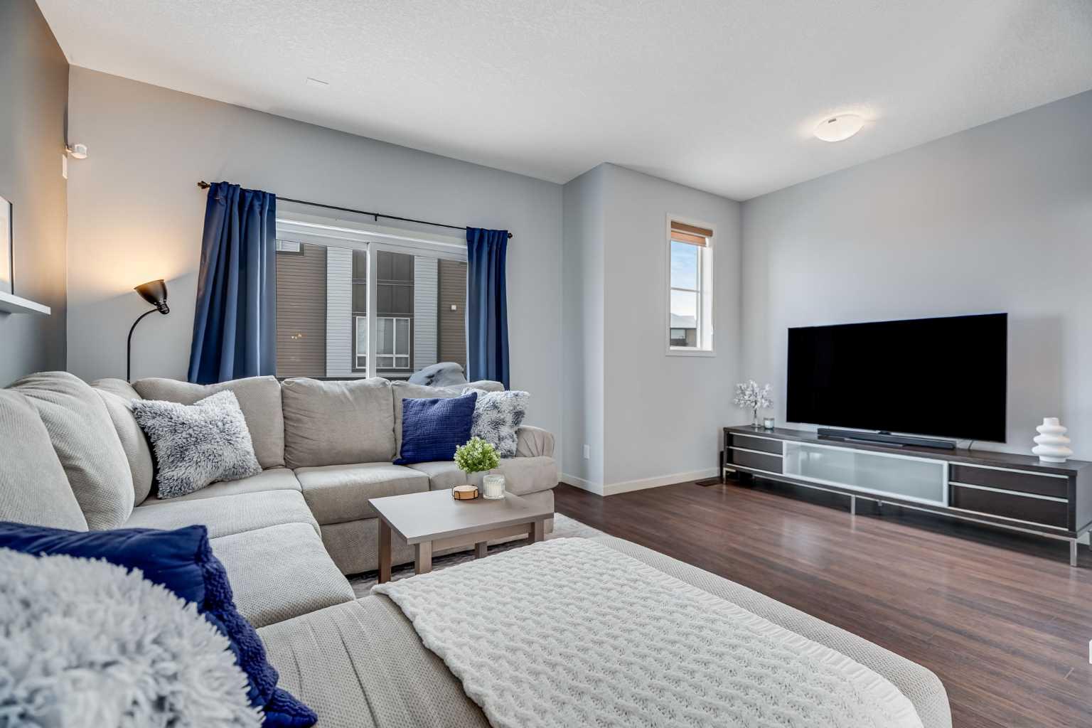 335 Copperpond Row SE